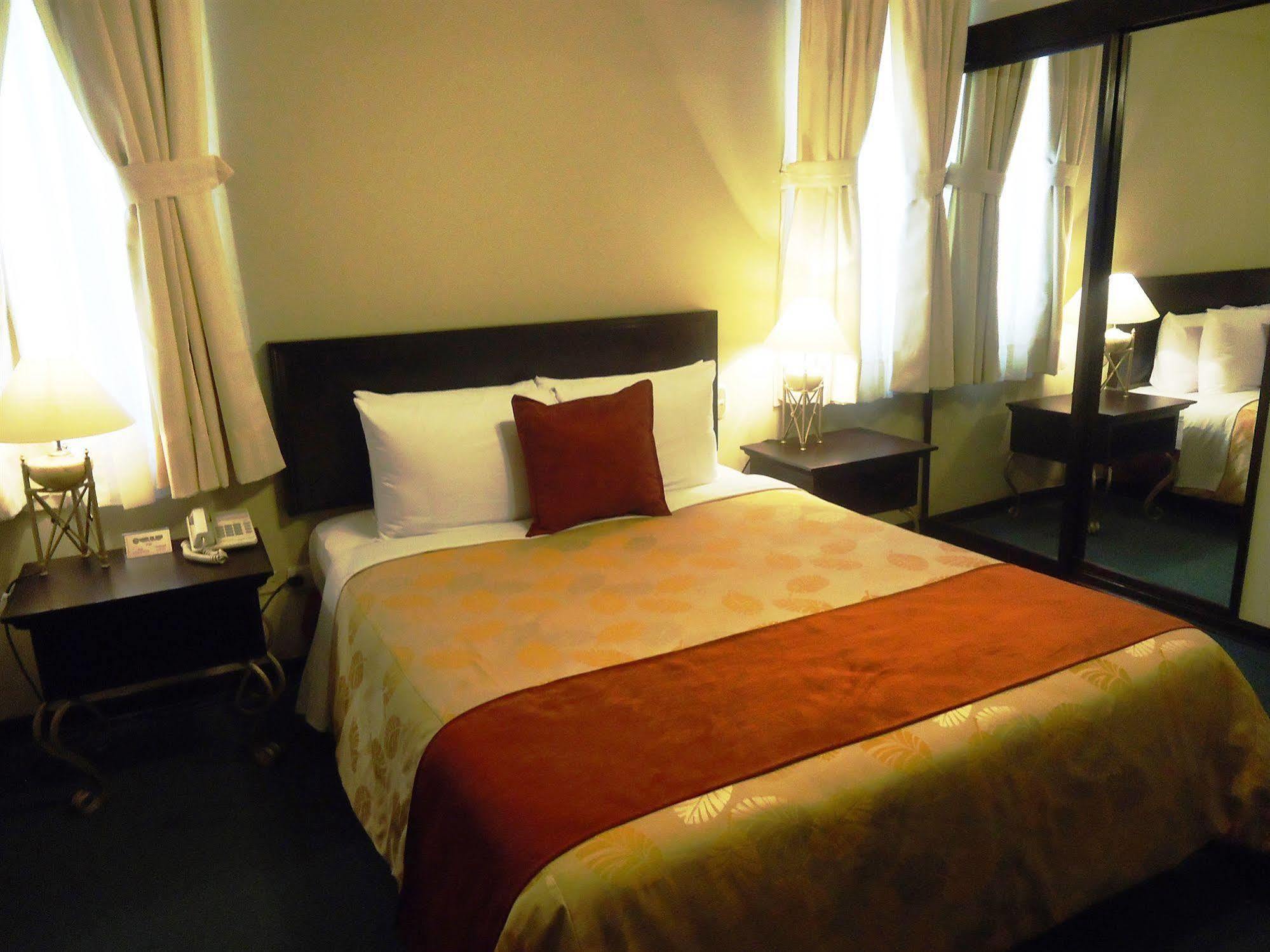 Leon De Oro Inn & Suites Lima Zewnętrze zdjęcie